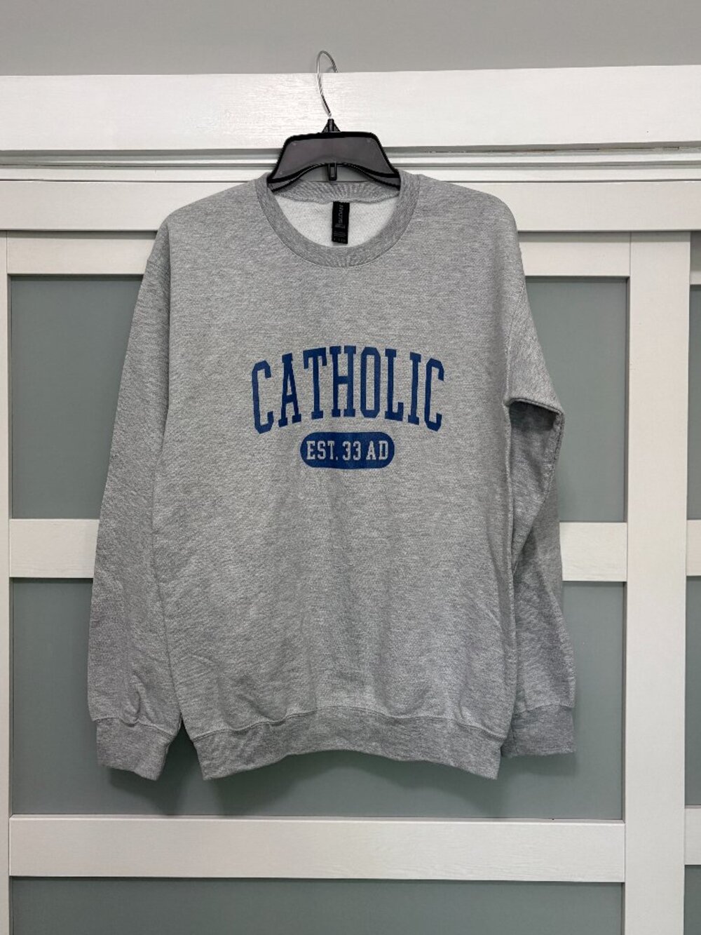 Catholic  Est. 33 AD Gray Gildan sweatshirt sz S